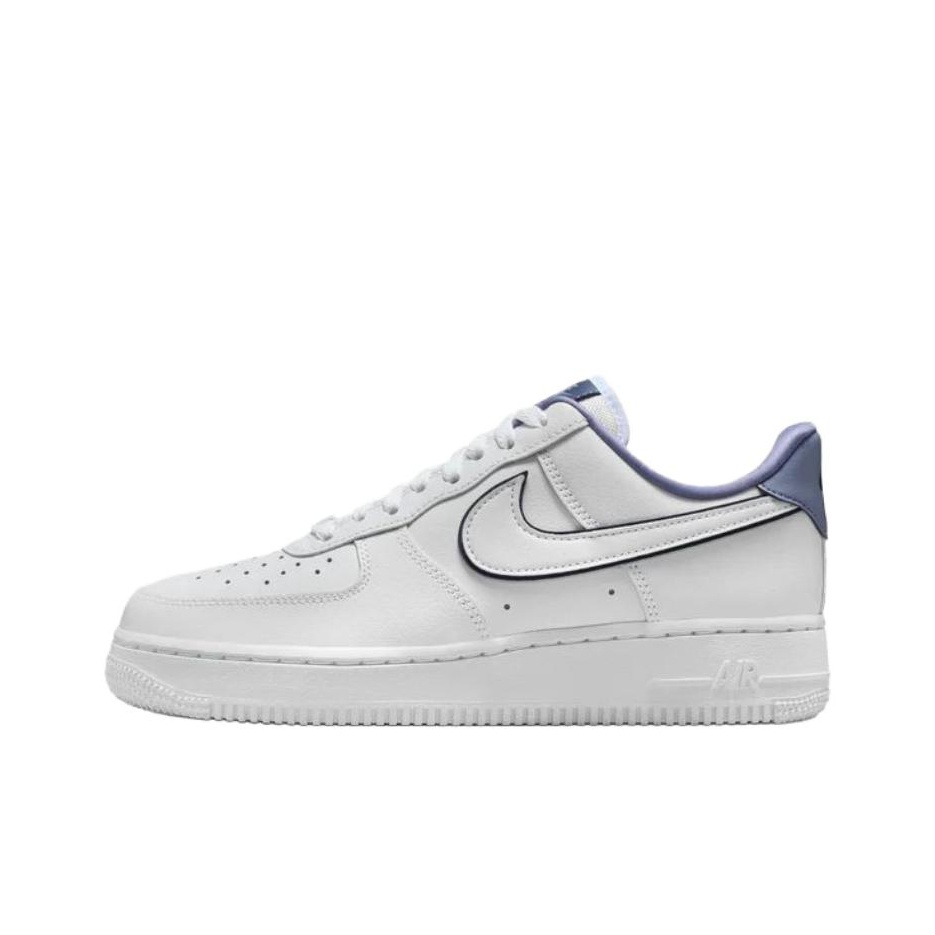 Nike Shoes Air Force 1 - ナイキ エアフォース1。通気性に優れ、軽量で快適なスケートボードシューズ。レディース、ホワイト。
